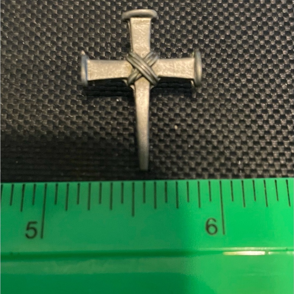 Stylish Silver Cross Brooch